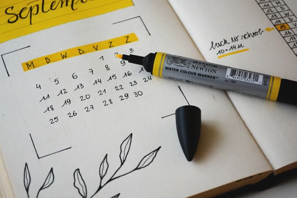 Executive Wire-O Triangular Desk Calendars